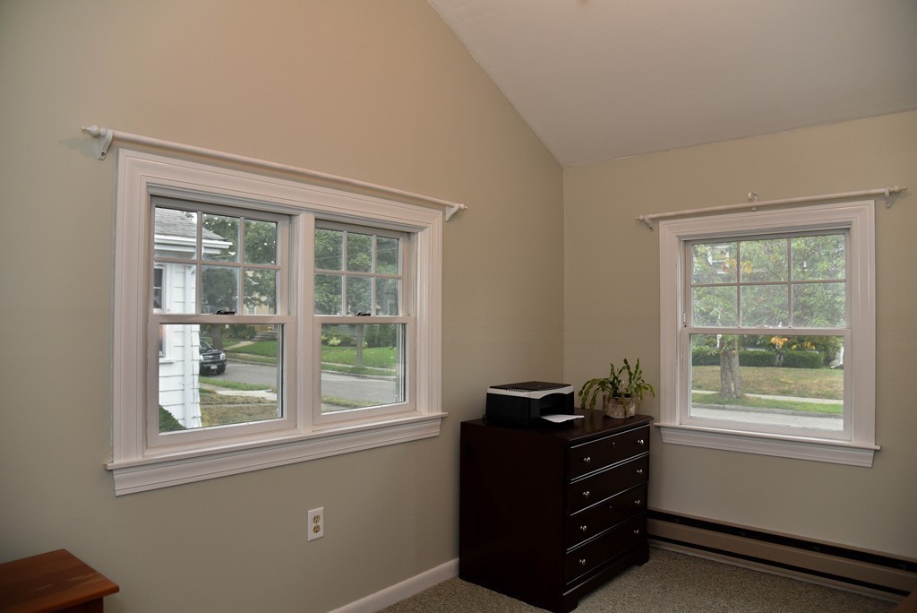 38 Lovell Road Melrose, MA 02176 - Photo 5 of 19 Gallery Image 5