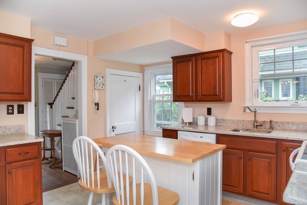 38 Lovell Road Melrose, MA 02176 - Photo 8 of 19 Gallery Image 8