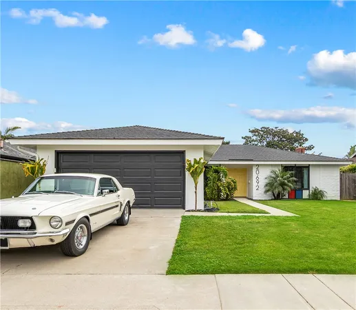 $1,711,700 | 20692 Kelvin Lane, Huntington Beach, CA 92646