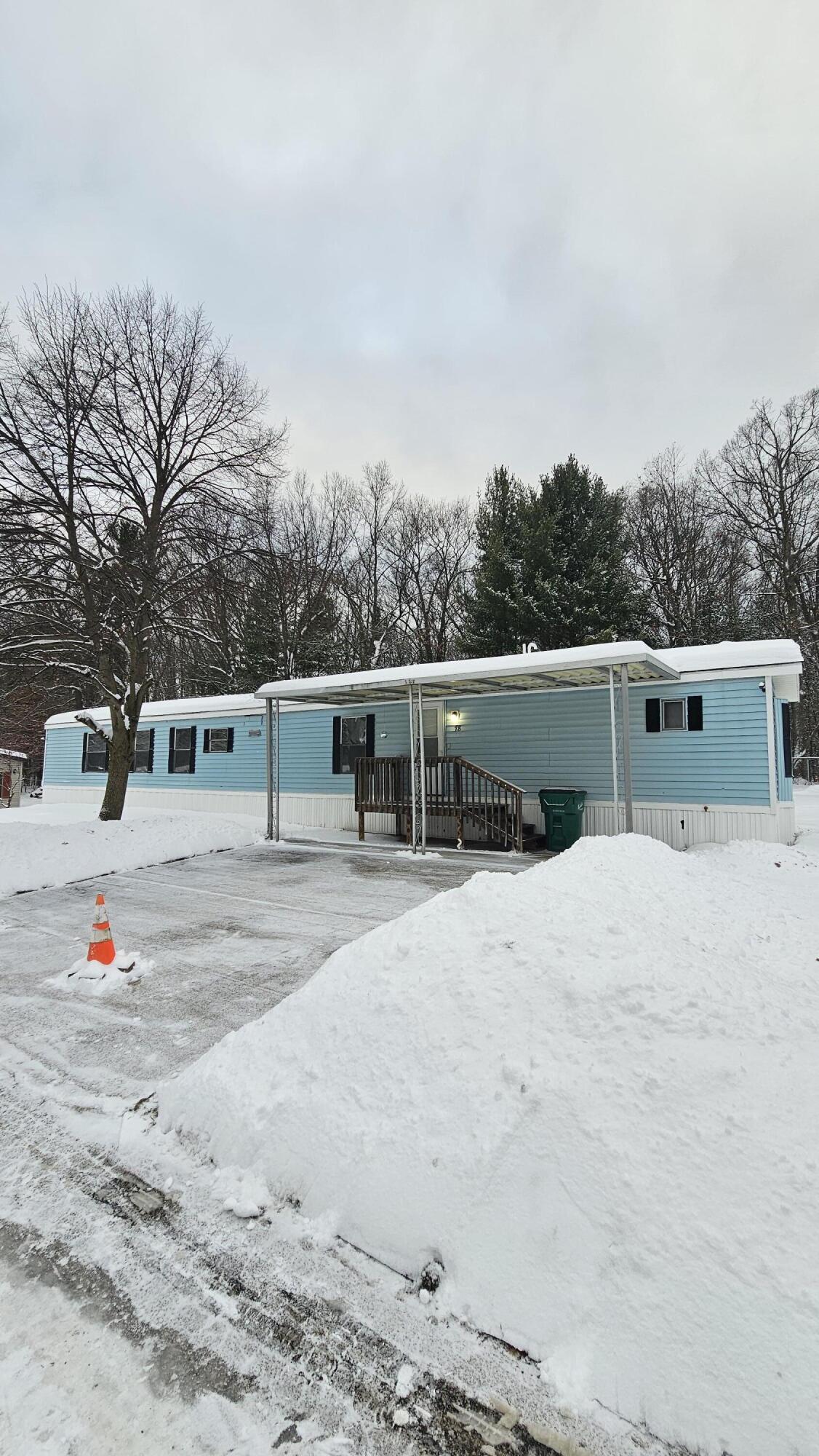 78 Apple Muskegon, MI 49445 - Photo 4 of 5 1000043215