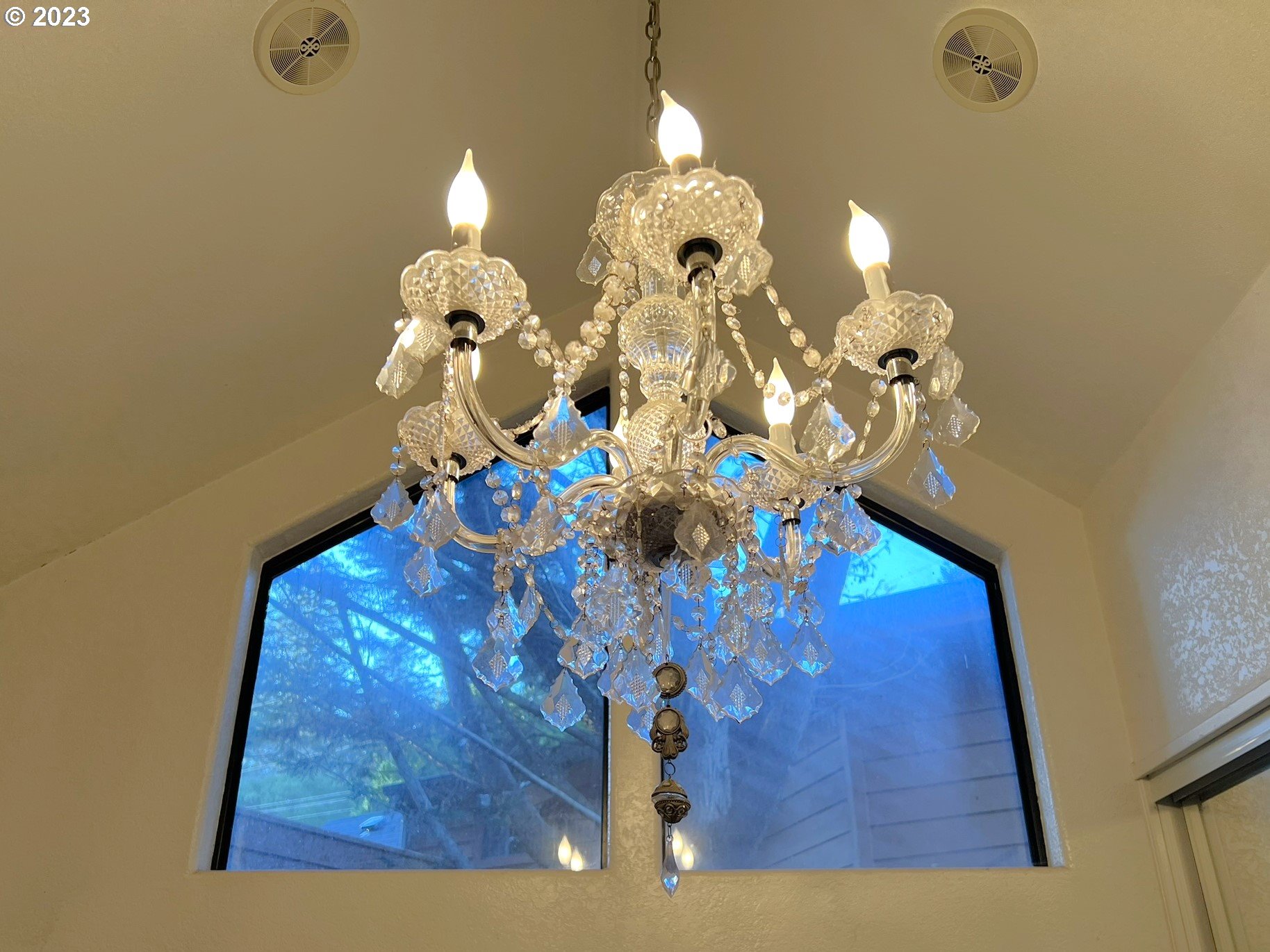 97748 North Bank Chetco River Road, Unit 15 Brookings, OR 97415 - Photo 39 of 48 a view of a dining room