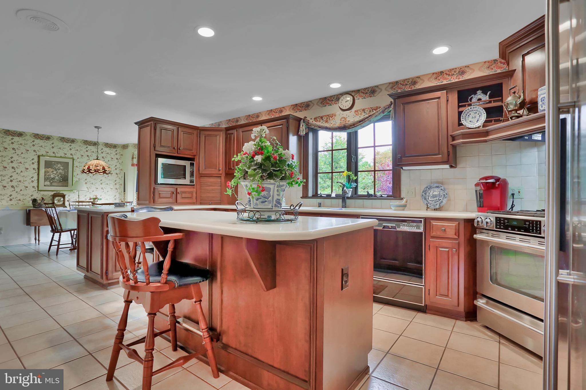 1658 Lilac Road York, PA 17408 - Photo 8 of 46