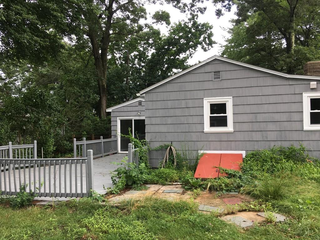 90 Indian Run Road Bellingham, MA 02019 - Photo 3 of 39