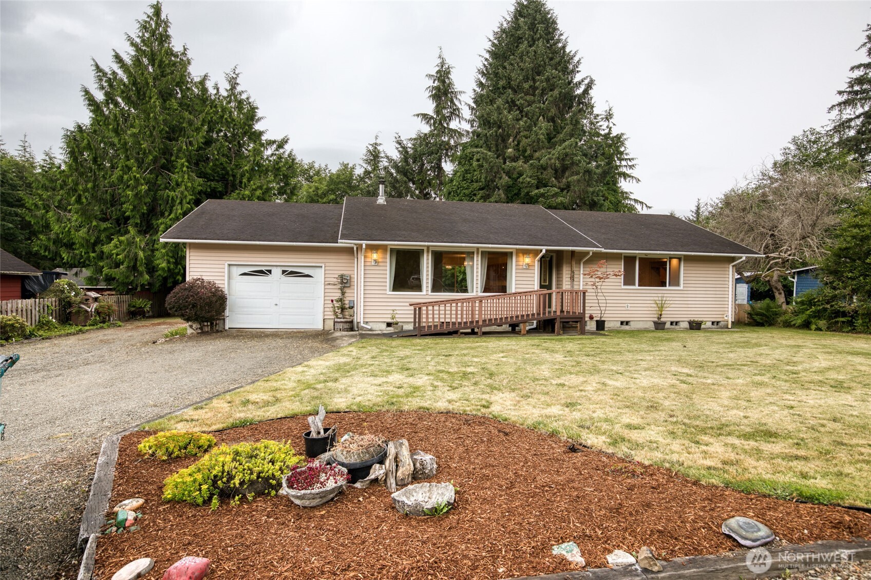 685 Copalis Beach Road Copalis Beach, WA 98535 - Photo 3 of 33 Gallery Image 3