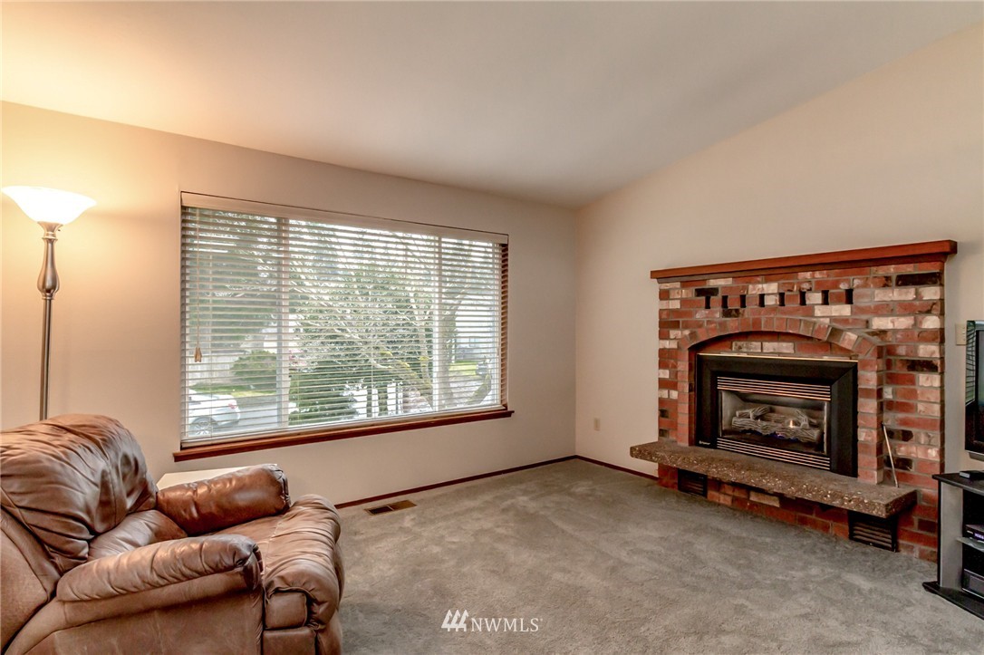 4114 Southeast 4th Street Renton, WA 98059 - Photo 2 of 25