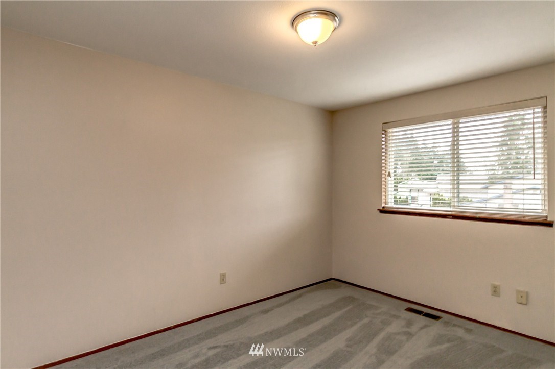 4114 Southeast 4th Street Renton, WA 98059 - Photo 13 of 25