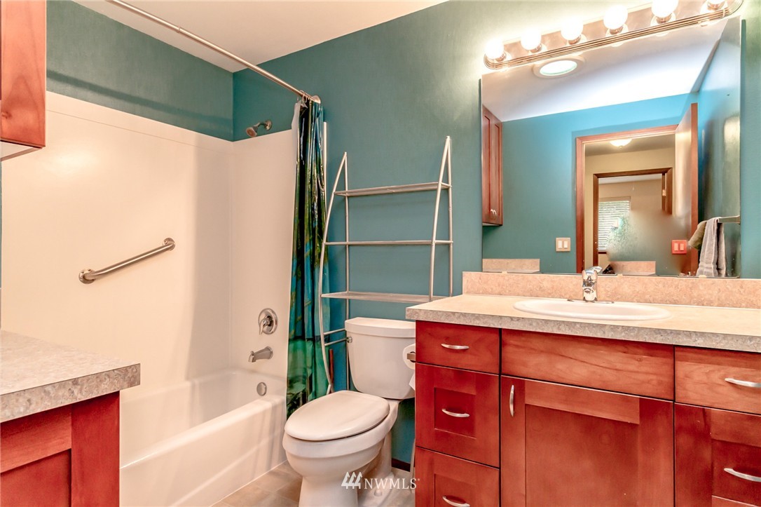 4114 Southeast 4th Street Renton, WA 98059 - Photo 15 of 25