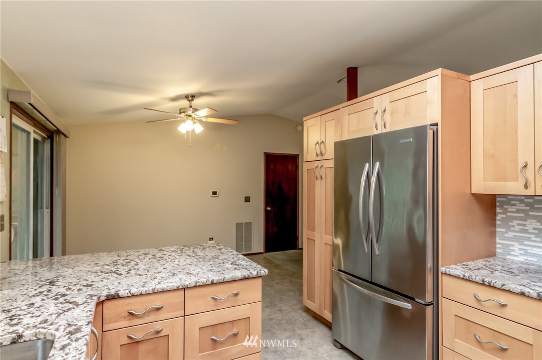 4114 Southeast 4th Street Renton, WA 98059 - Photo 6 of 25