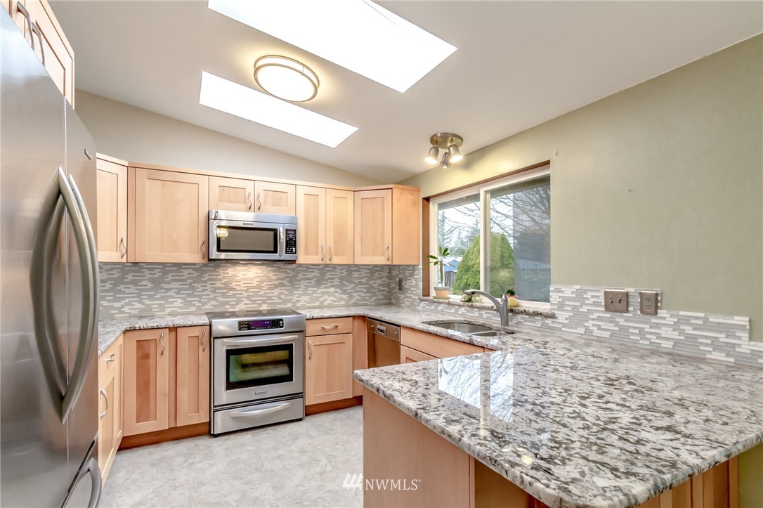 4114 Southeast 4th Street Renton, WA 98059 - Photo 8 of 25