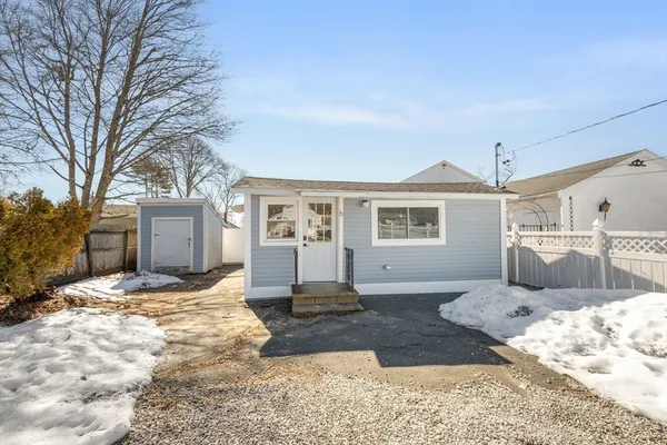 $399,000 | 6 Wildwood Avenue, Wareham, MA 02571