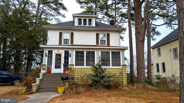 $199,900 | 4 Cove Street, Crisfield, MD 21817