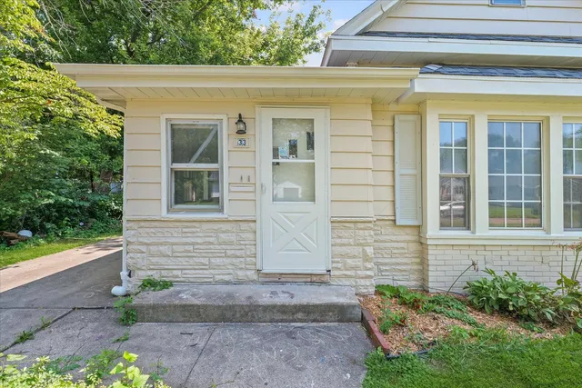 a view of a house with a small entryway