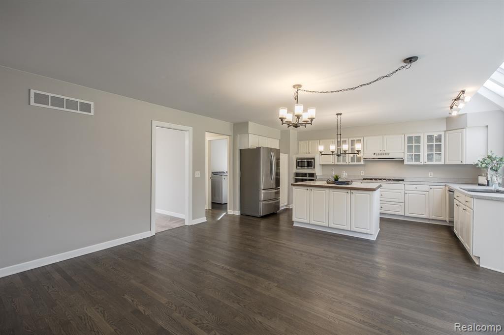 6351 Cherry Tree Court Rochester, MI 48306 - Photo 19 of 80