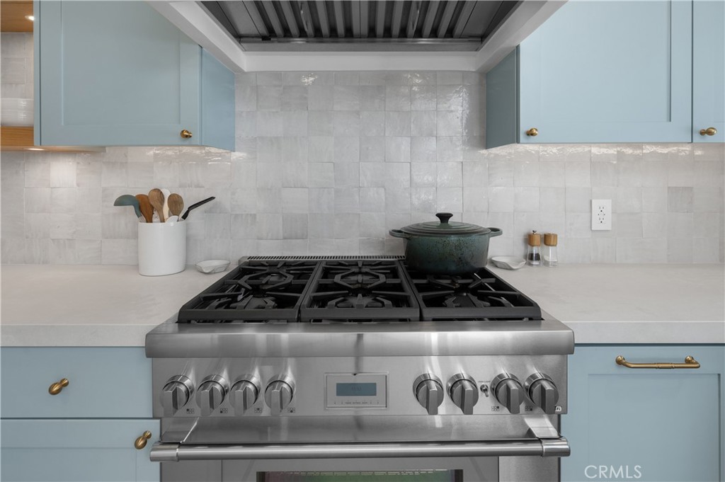 1805 Arriba Linda San Clemente, CA 92672 - Photo 18 of 50 a close view of stove