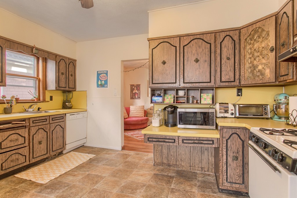 111 Highland Road Somerville, MA 02144 - Photo 17 of 29 Gallery Image 17