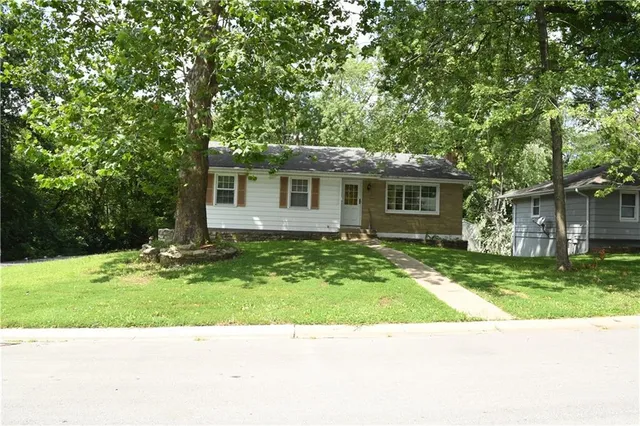 $219,000 | 13218 Craig Avenue, Grandview, MO 64030