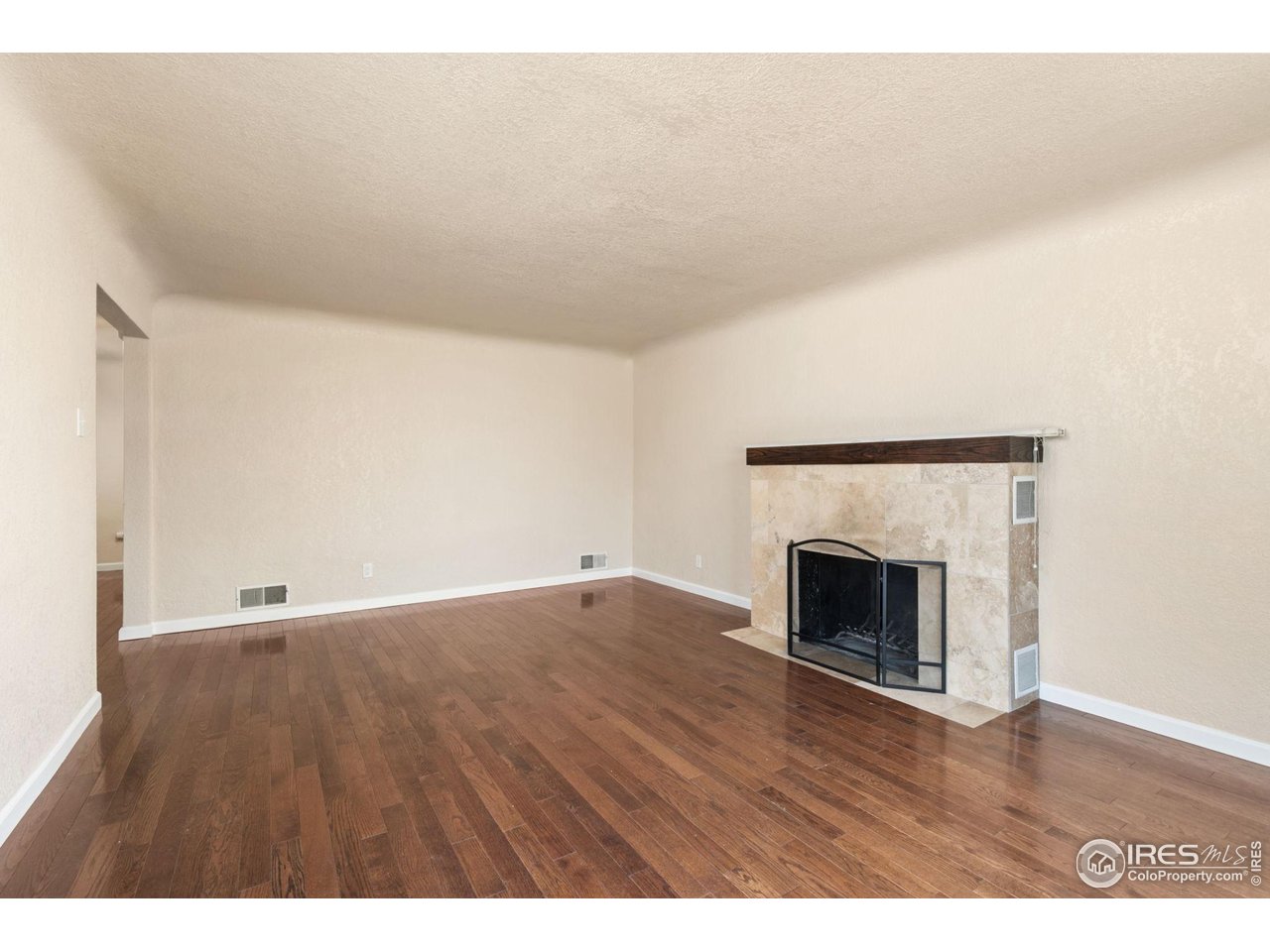 1635 Fairacre Road Greeley, CO 80631 - Photo 6 of 25 Gallery Image 6