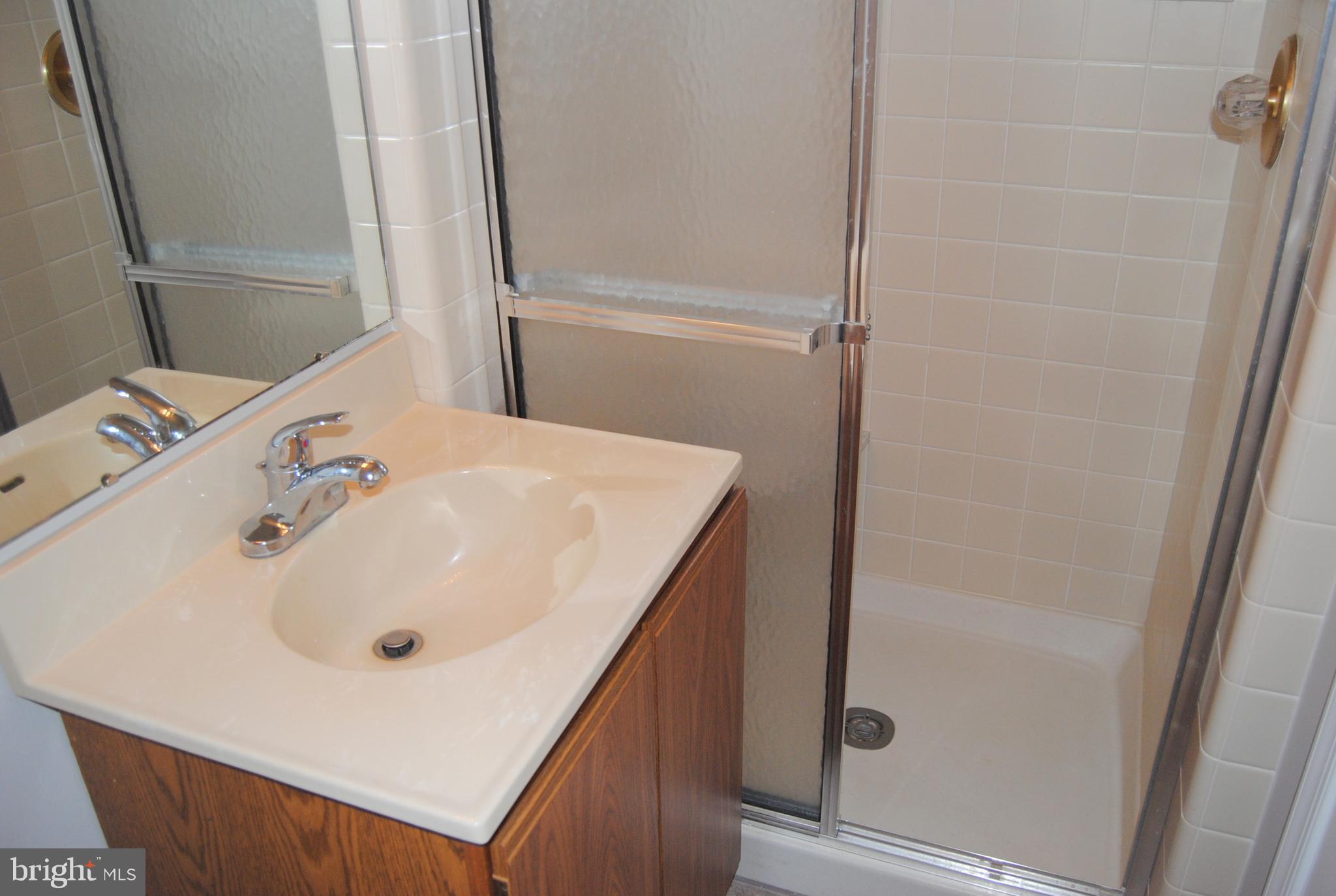 2 Gentry Lane Ambler, PA 19002 - Photo 25 of 40 1st Flr full Bath