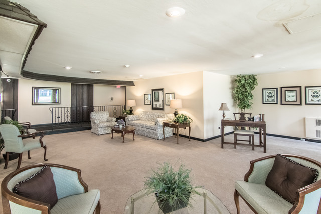 200 Thames Parkway, Unit 3G Park Ridge, IL 60068 - Photo 20 of 20 a living room with furniture and a couch