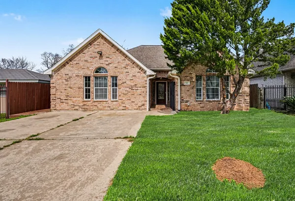 $2,200 | 507 Ave F, South Houston, TX 77587