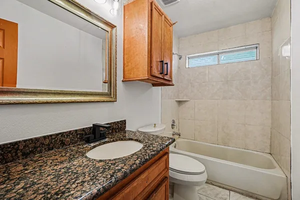 $2,200 | 507 Ave F, South Houston, TX 77587