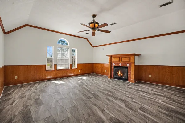 $2,200 | 507 Ave F, South Houston, TX 77587