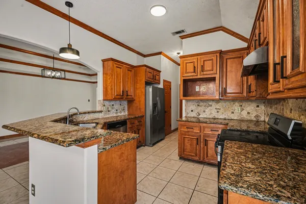 $2,200 | 507 Ave F, South Houston, TX 77587