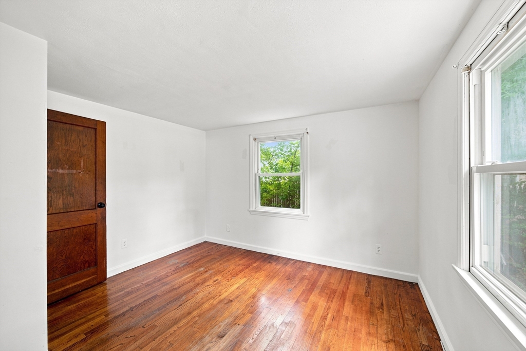 132 Miller Street Springfield, MA 01104 - Photo 16 of 30 Gallery Image 16