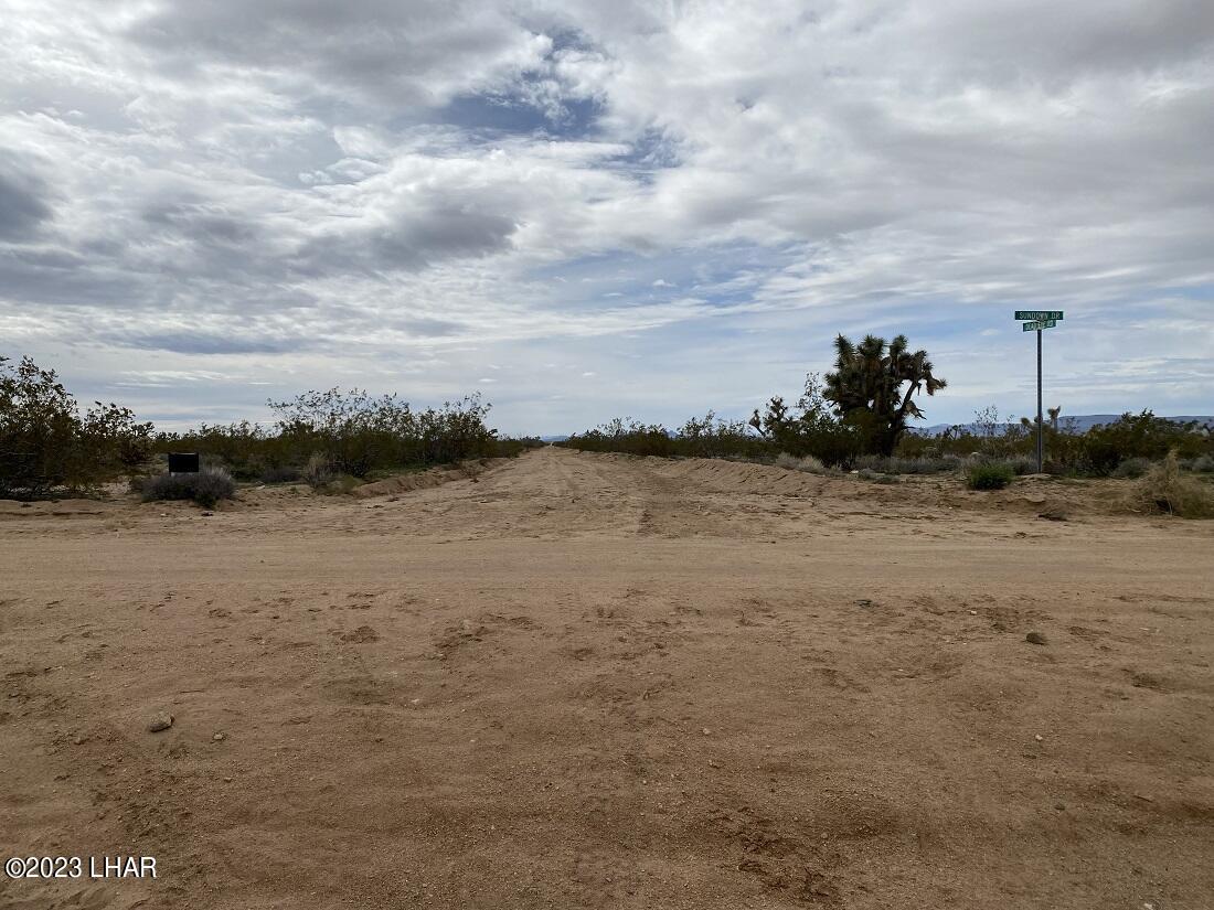 2593 South Deadeye Road Yucca, AZ 86438 - Photo 1 of 4 a view of a lake view