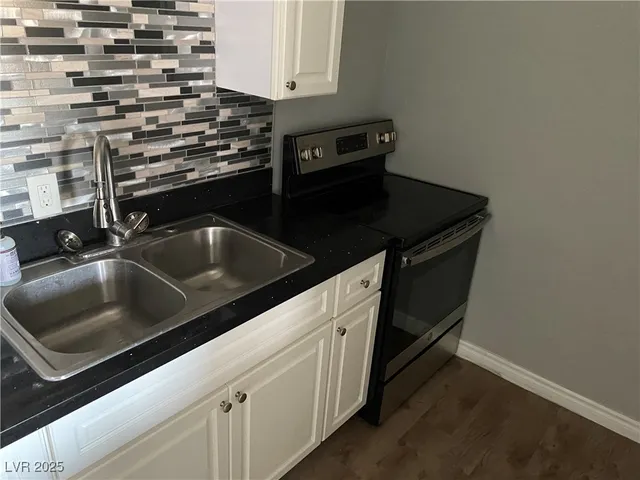 $895 | 1109 Stewart Avenue, Unit 202, Las Vegas, NV 89101