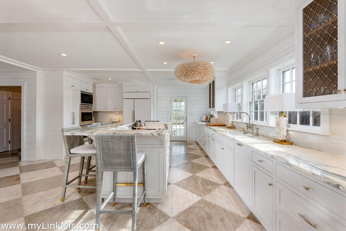 104 Baxter Road Nantucket, MA 02554 - Photo 16 of 61