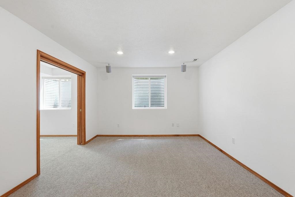 4406 East Woodglen Road Mead, WA 99021 - Photo 32 of 48