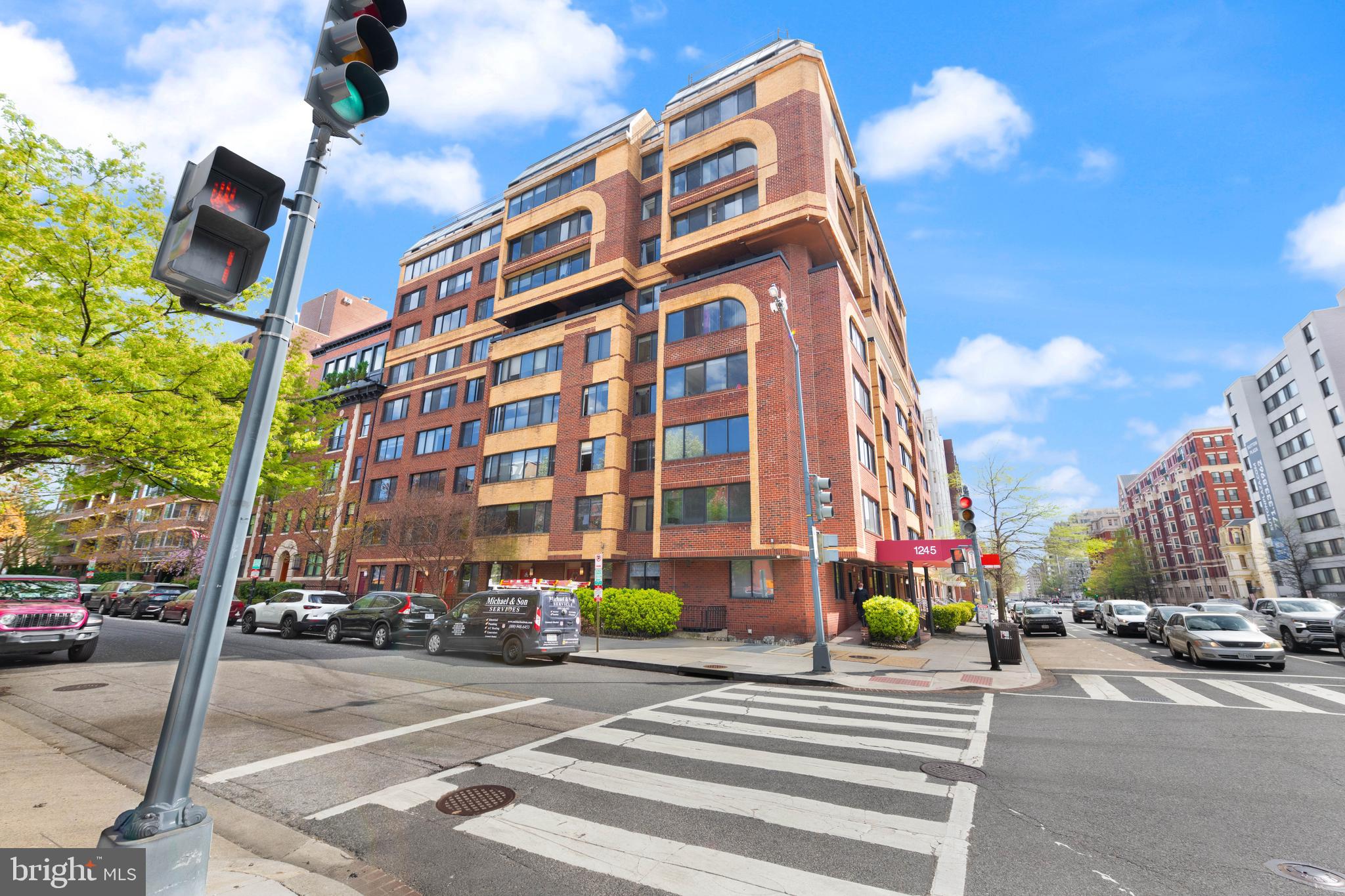 1245 13th Street Northwest, Unit 516 Washington, DC 20005 - Photo 2 of 25 a front view of a building