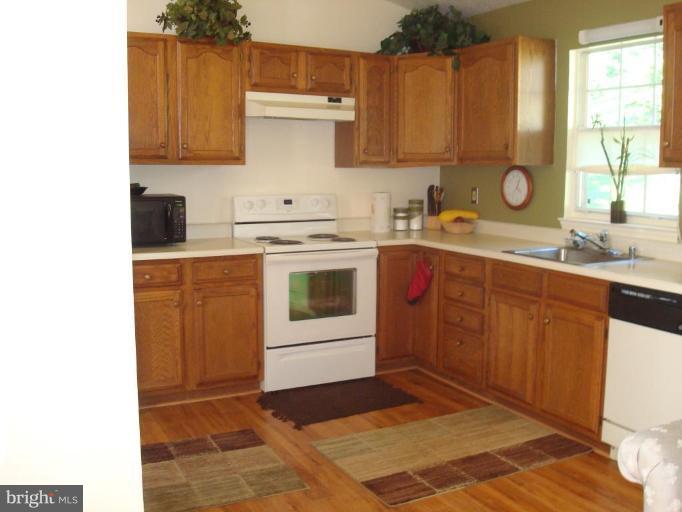 8657 Ridgelys Choice Drive Nottingham, MD 21236 - Photo 7 of 17 Kitchen #2