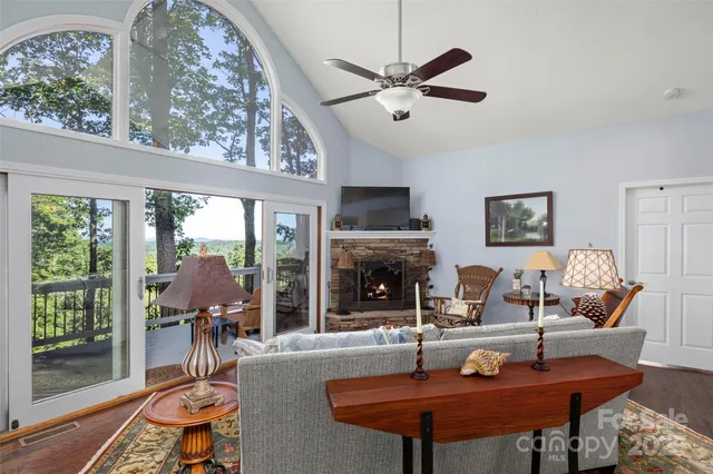 $675,000 | 270 Ridge Drive, Saluda, NC 28773