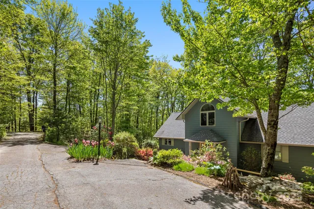 $675,000 | 270 Ridge Drive, Saluda, NC 28773