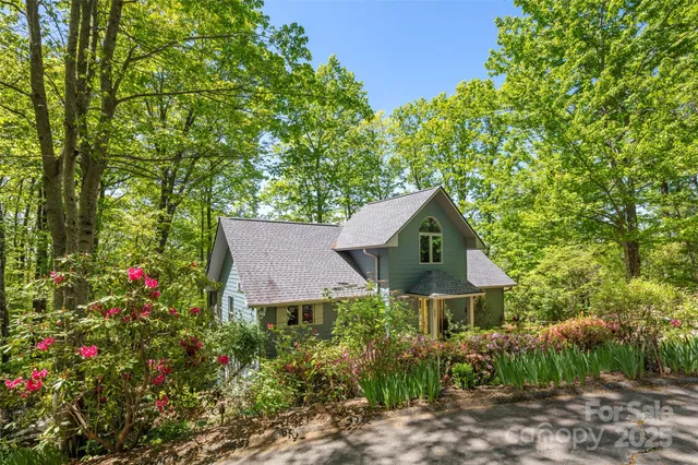 $675,000 | 270 Ridge Drive, Saluda, NC 28773