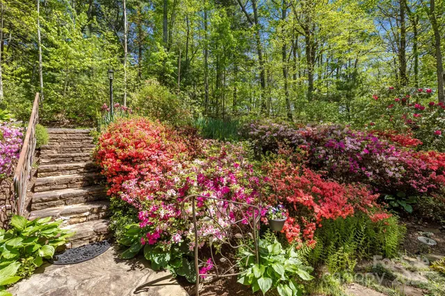 $675,000 | 270 Ridge Drive, Saluda, NC 28773