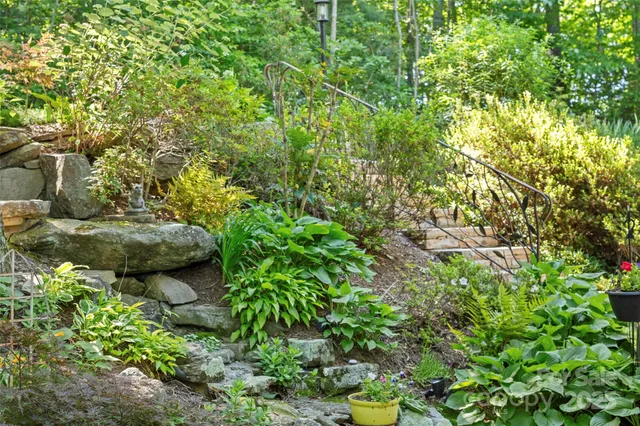 $675,000 | 270 Ridge Drive, Saluda, NC 28773