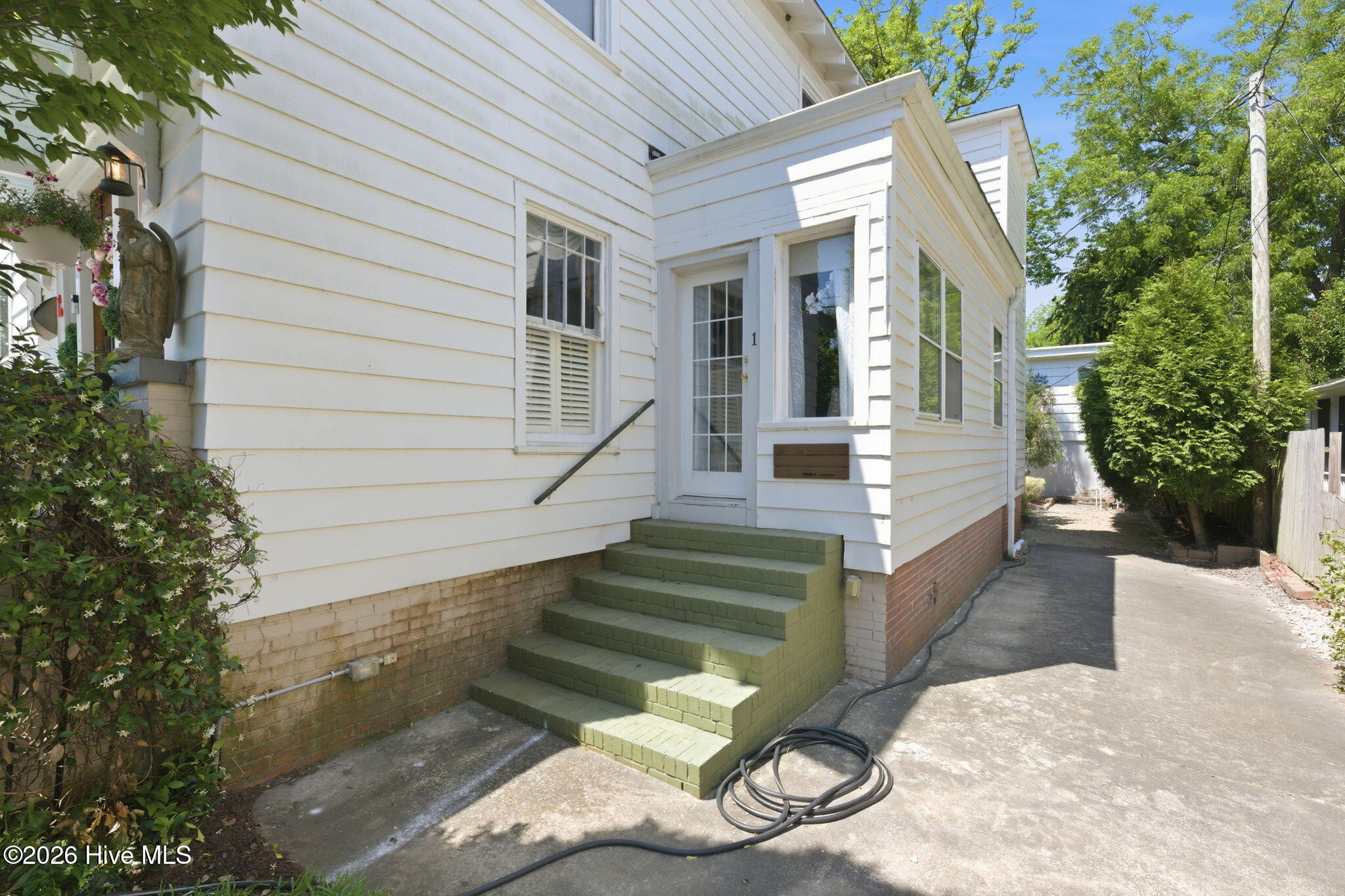 411 George Street New Bern, NC 28560 - Photo 69 of 76 Side Entrance To Main House