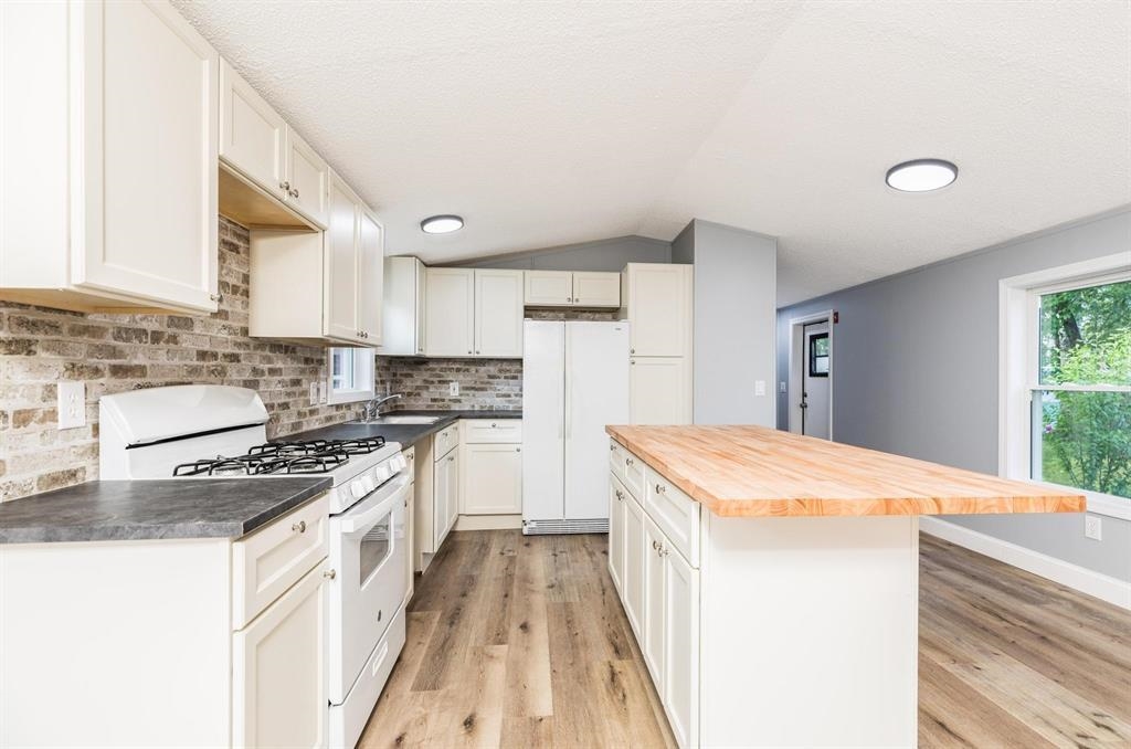 311 Friar Tuck Drive Exeter, NH 03833 - Photo 10 of 23