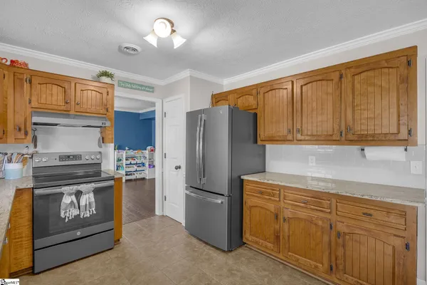 $379,900 | 105 Yorktown Court, Easley, SC 29642