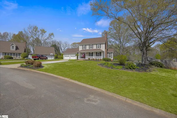 $379,900 | 105 Yorktown Court, Easley, SC 29642