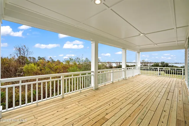 $1,565,000 | 503 Peninsula Drive, Carolina Beach, NC 28428