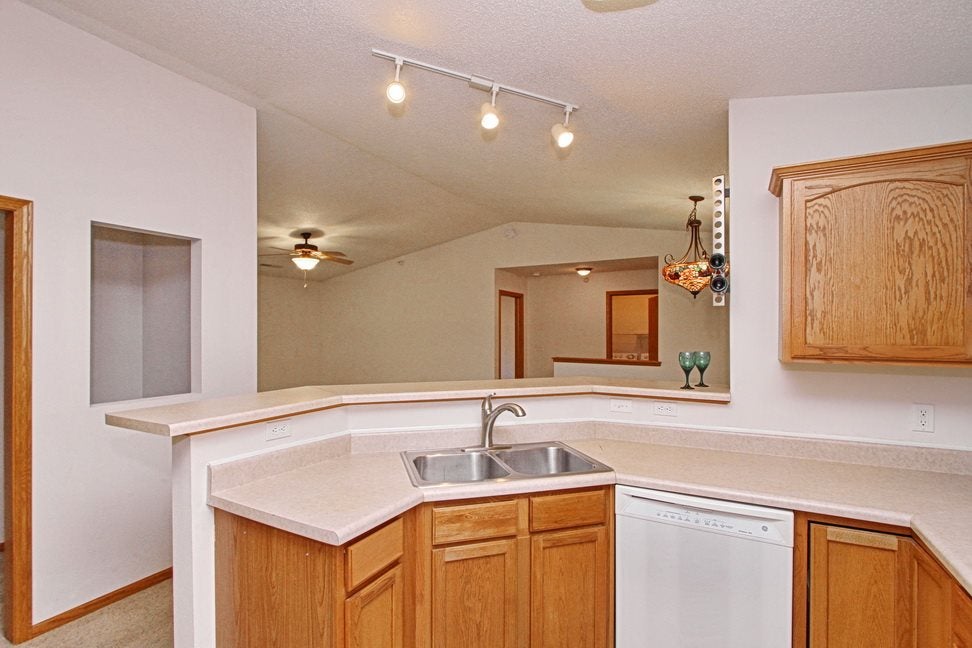 2953 Heinz Road, Unit 7 Iowa City, IA 52240 - Photo 6 of 41 Gallery Image 6