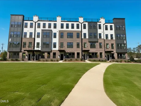 $375,000 | 615 Hedrick Ridge Road, Unit 105, Cary, NC 27519