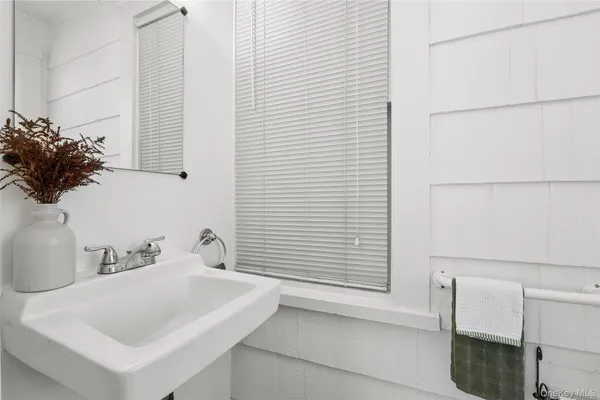 $4,750 | 208 Wheatley Road, Old Westbury, NY 11568