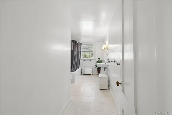 $4,750 | 208 Wheatley Road, Old Westbury, NY 11568