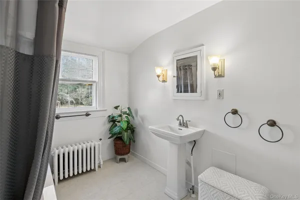 $4,750 | 208 Wheatley Road, Old Westbury, NY 11568