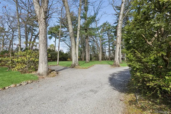 $4,750 | 208 Wheatley Road, Old Westbury, NY 11568